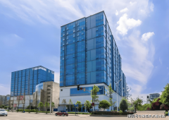 相信将来广场以其务实的立场取专业的